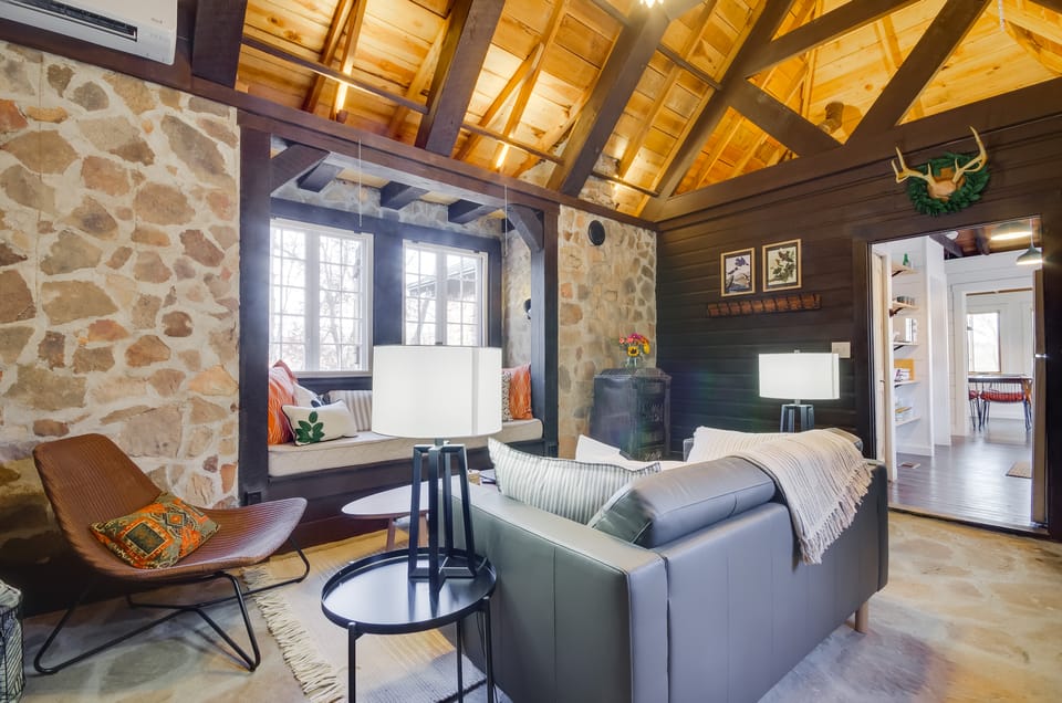 Cozy Steelville Retreat: River + Trail Access! House in Ozark Mountains