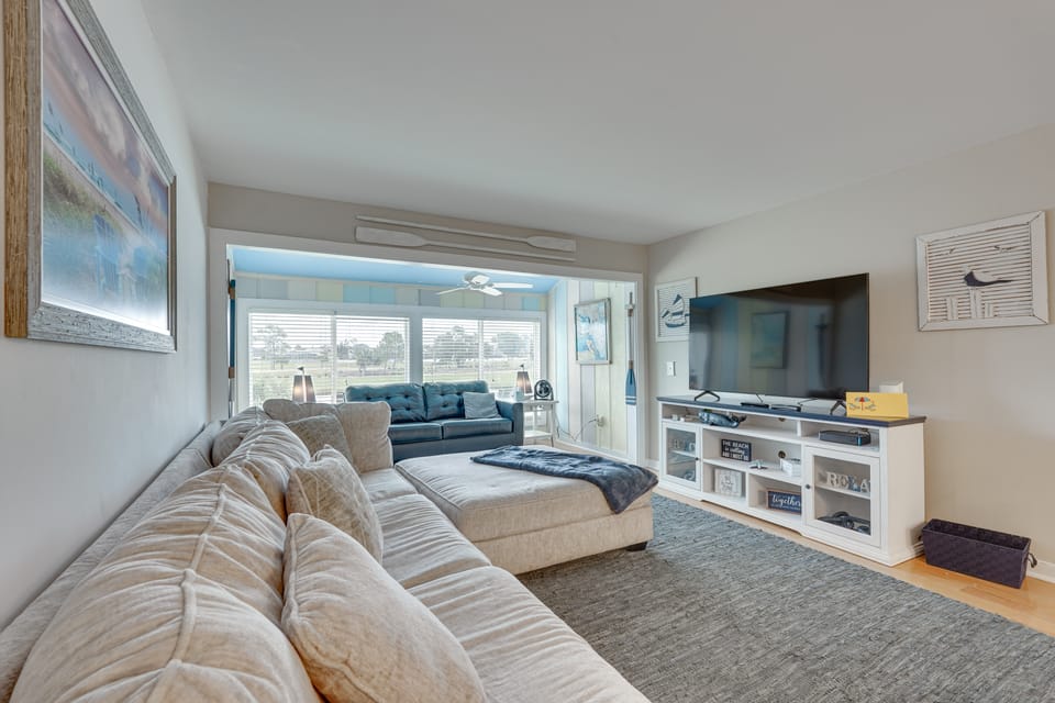 Panama City Beach Bay Point Condo: Close to Golf! Apartment in Lower Grand Lagoon