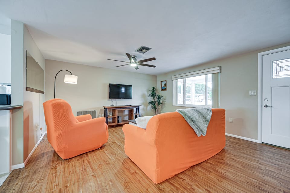 Stylish Port Richey Home ~ 8 Mi to Beach Park! House in Bayonet Point