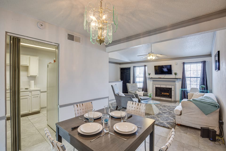Walkable Location: Charming Dallas Condo! Apartment in Dallas