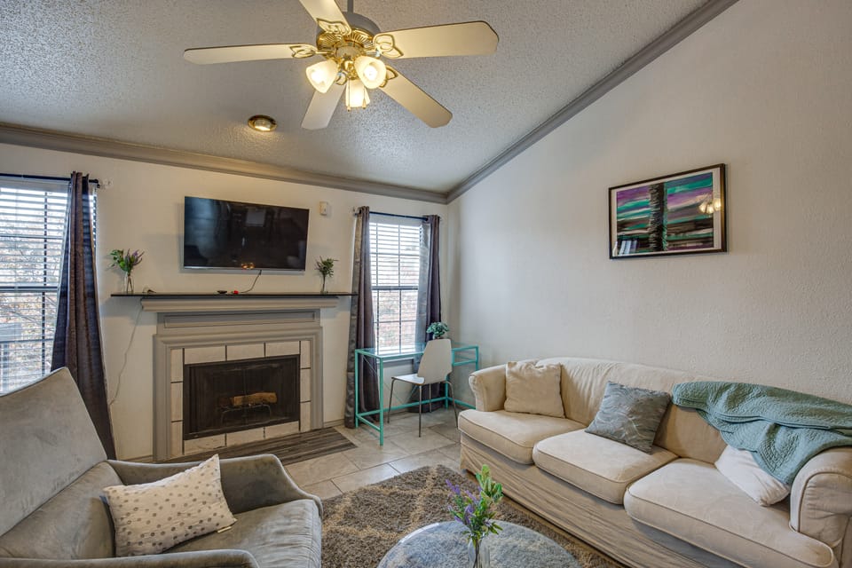Walkable Location: Charming Dallas Condo! Apartment in Dallas