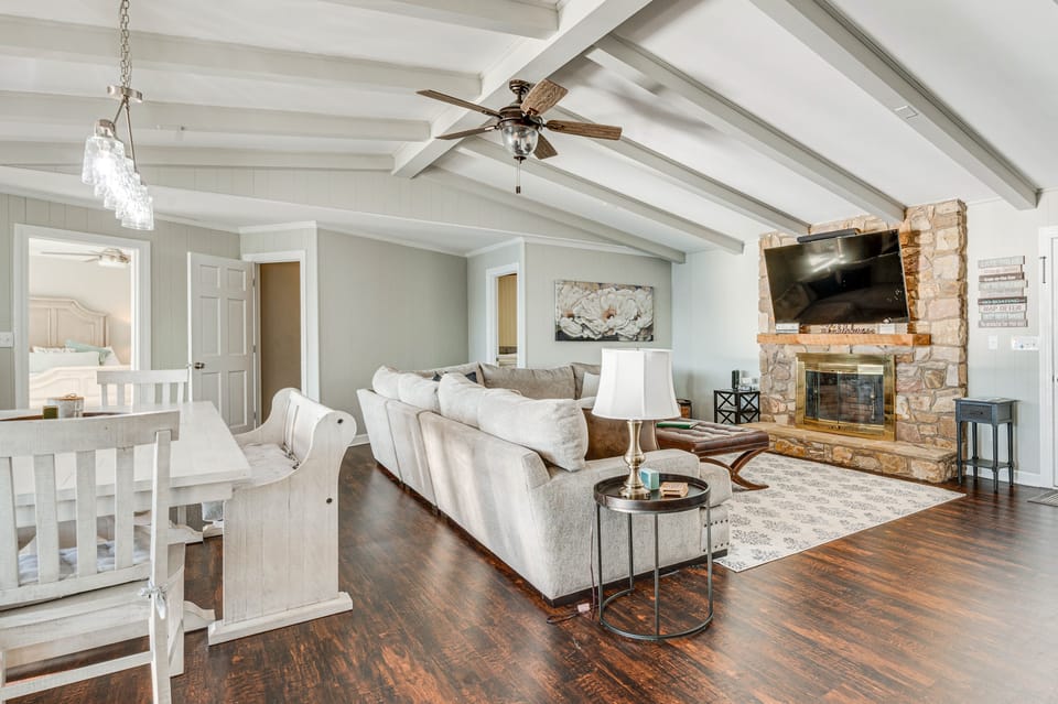 Waterfront Lake Tillery Home w/ Incredible Views! House in Lake Tillery