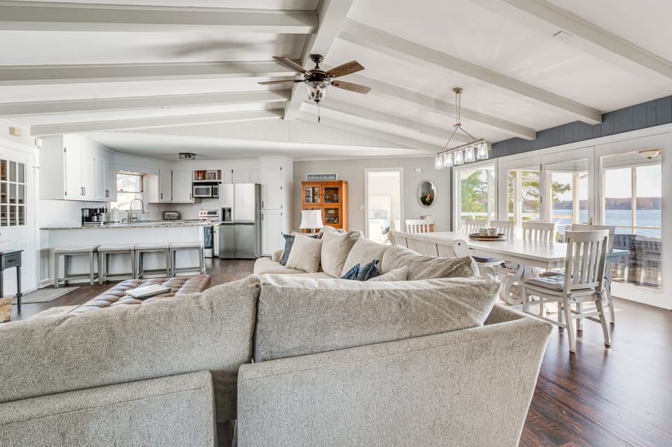 Waterfront Lake Tillery Home w/ Incredible Views! House in Lake Tillery