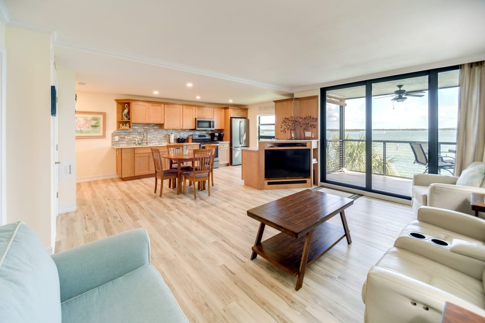 Marco Island Waterfront Condo w/ Community Pool! Apartment in Marco Island