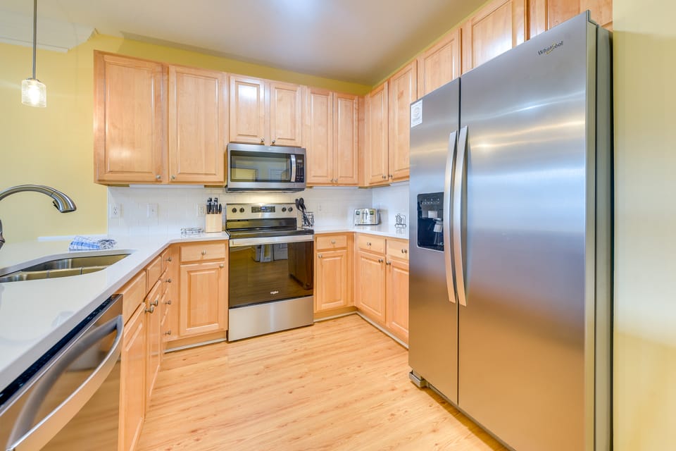 'Northern Escape' Condo in Golf Club Near Beaches Apartment in South Carolina