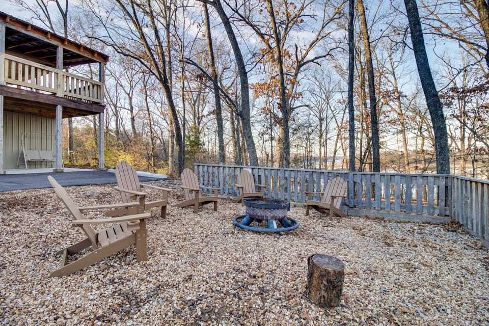 Cozy Bull Shoals Condo Getaway ~ 1 Mi to Lake! Apartment in Bull Shoals