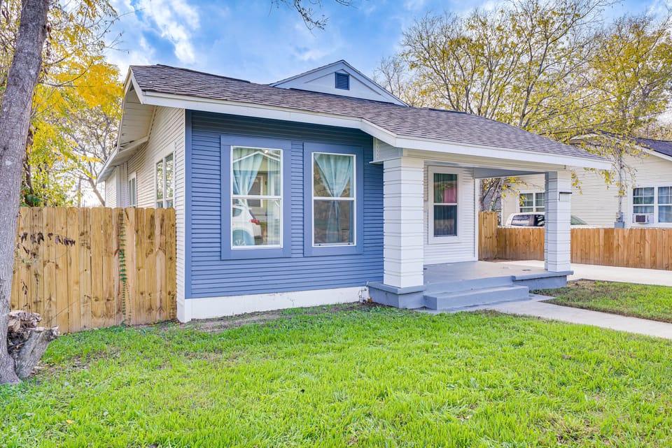 Charming San Antonio Home ~ 2 Mi to The Alamo! House in San Antonio