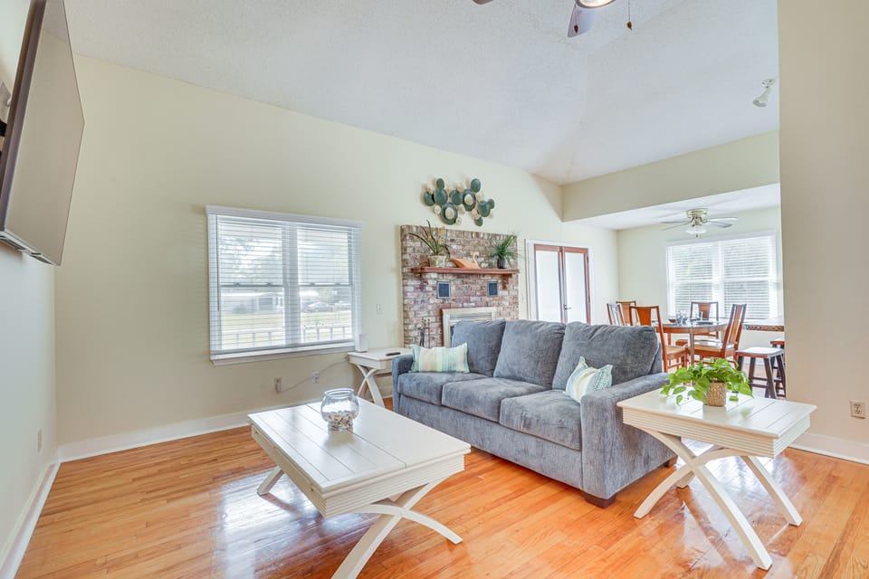 Secluded Mount Pleasant Home - 6 Mi to Beaches! House in Mount Pleasant