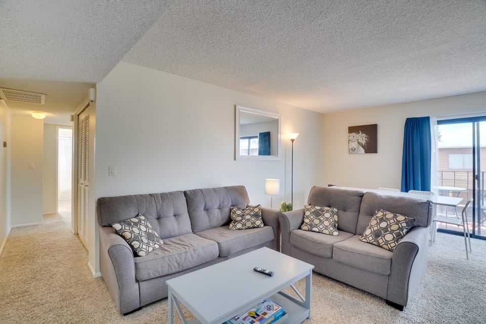 < 1/2 Mi to Trail Dust Town: Retreat w/ Peak Views Apartment in Tucson