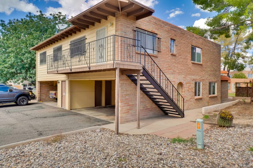 Wildcats Welcome! Mtn-View Condo 7 Mi to U of A Apartment in Tucson
