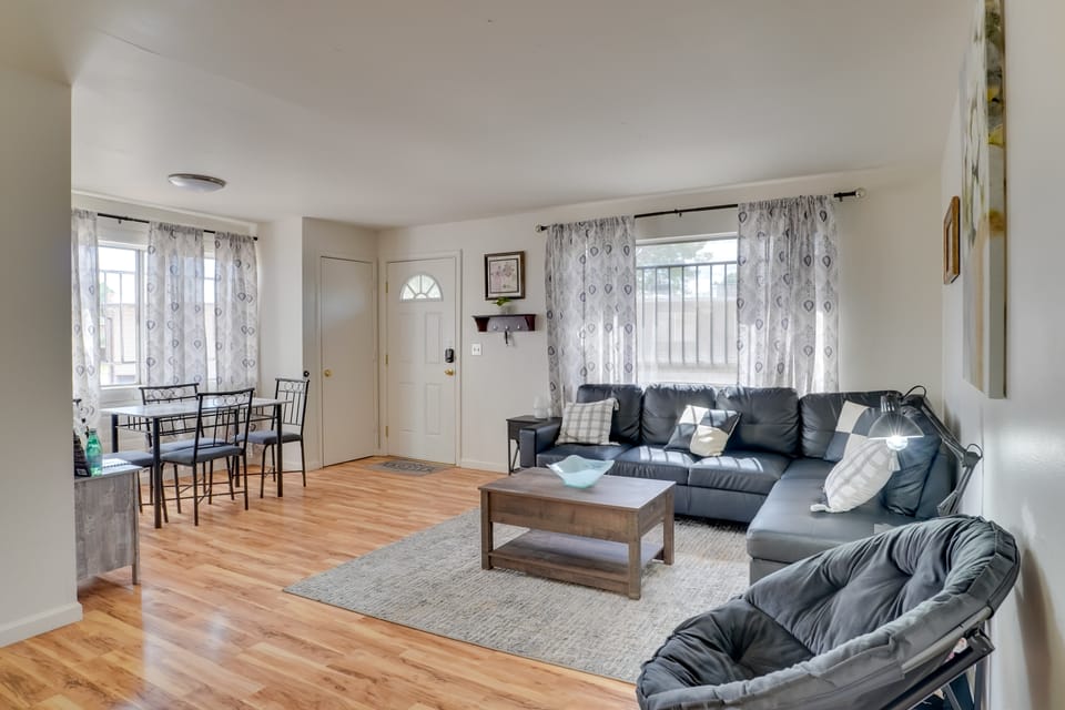 Wildcats Welcome! Mtn-View Condo 7 Mi to U of A Apartment in Tucson