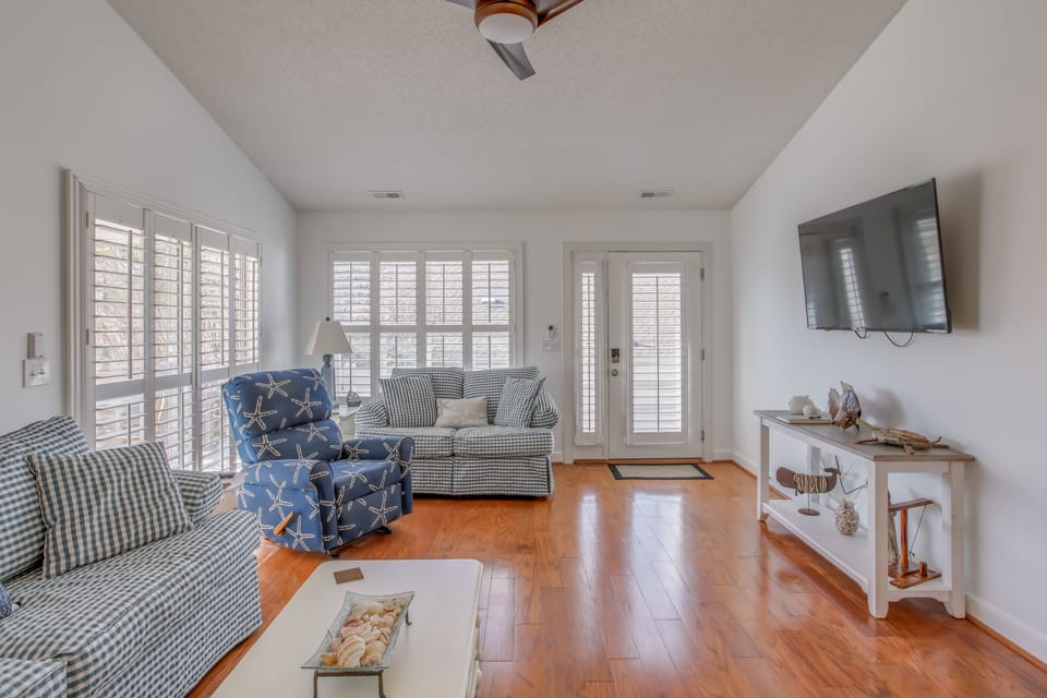 Walk to Beach: Home w/ Pool Access in Myrtle Beach House in South Carolina