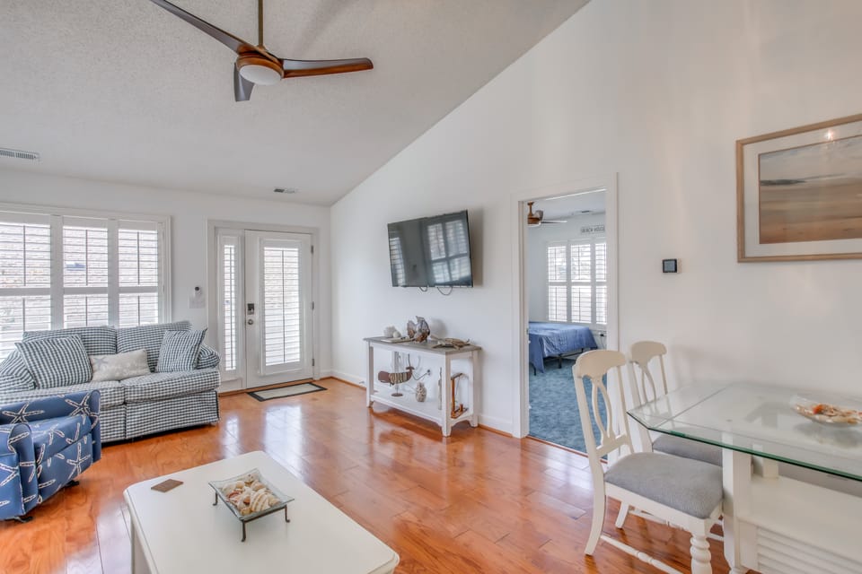 Walk to Beach: Home w/ Pool Access in Myrtle Beach House in South Carolina