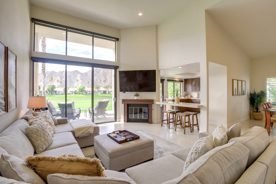 La Quinta Abode - Patio, Pools & Golf Course Views Apartment in La Quinta