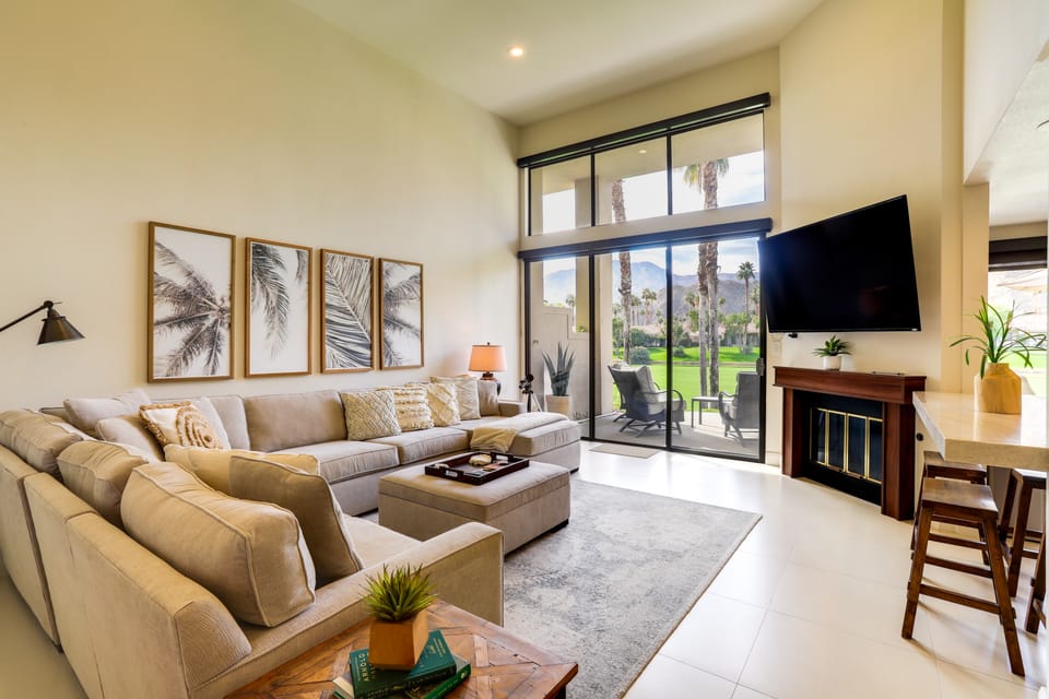 La Quinta Abode - Patio, Pools & Golf Course Views Apartment in La Quinta