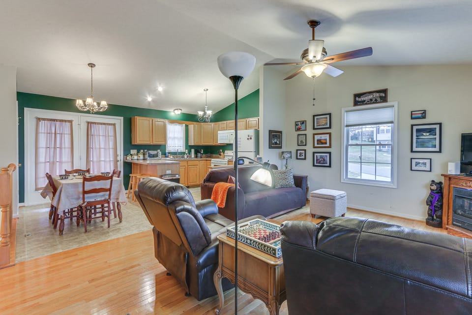 Charming Shenandoah Retreat w/ Deck! House in Shenandoah