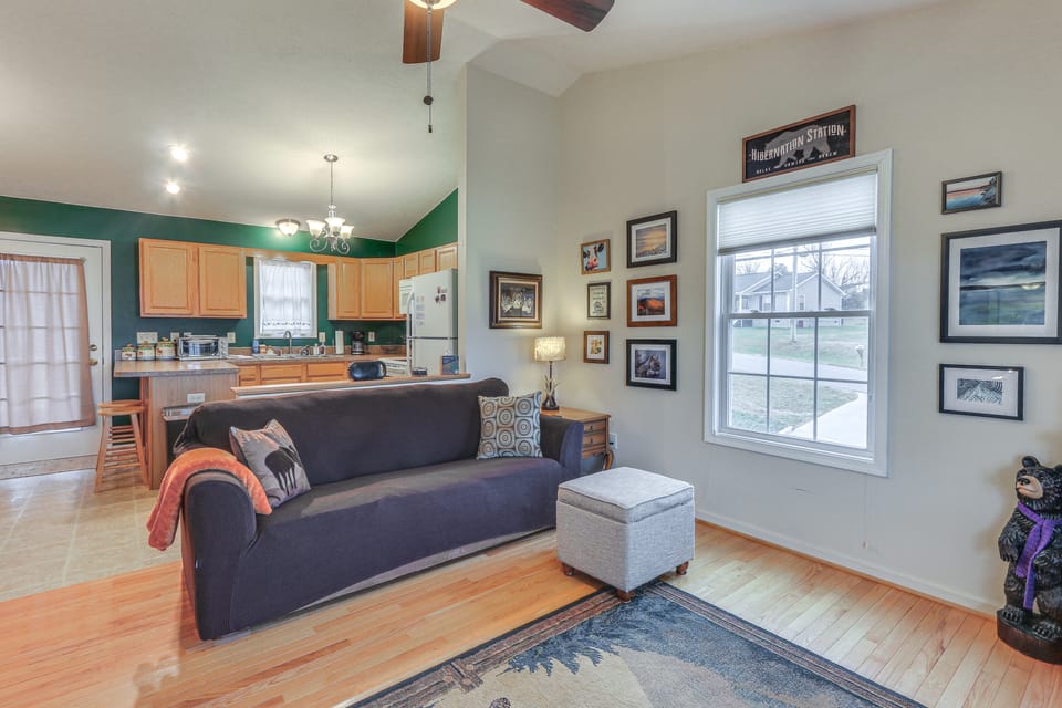 Charming Shenandoah Retreat w/ Deck! House in Shenandoah