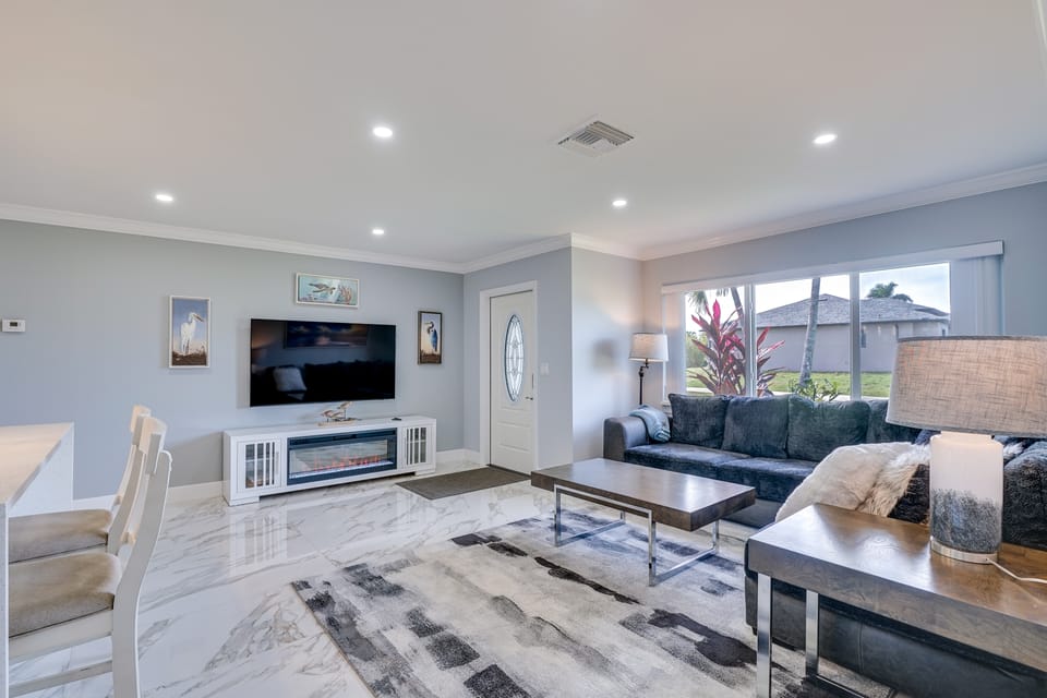 Serene Pine Island Getaway w/ Lanai & Game Room! House in St James City