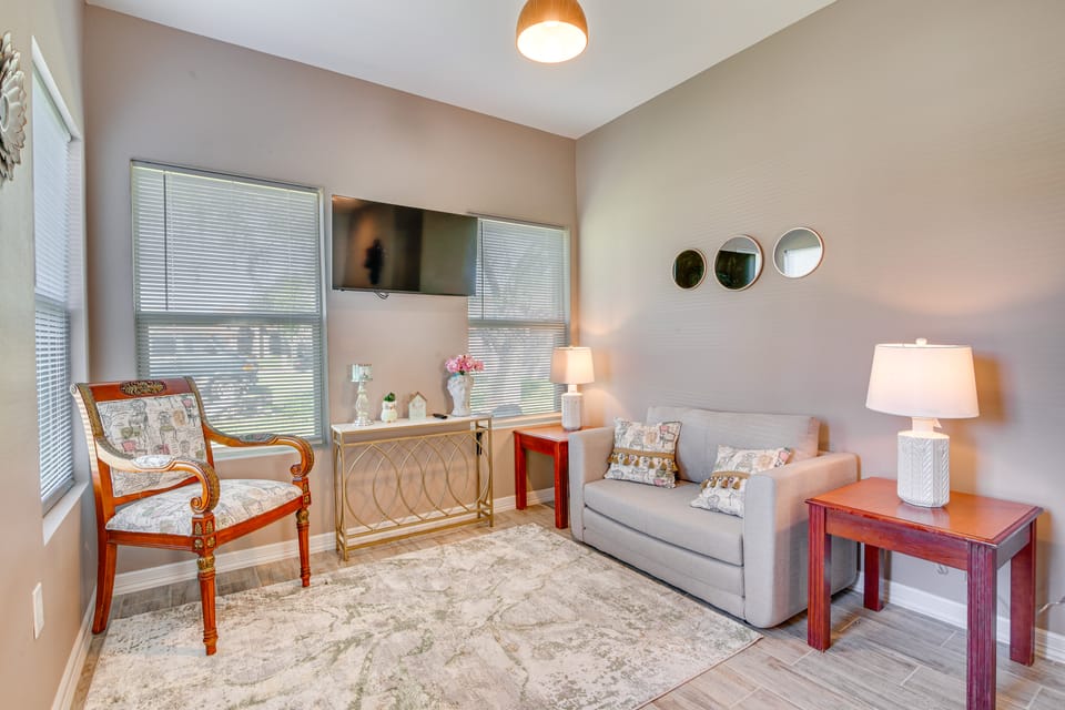 Small Private House Near Best Places Apartment in Brownsville