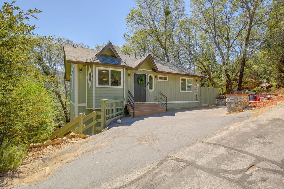 Lake, Trails & Slopes! Family Cottage in Crestline Cottage in Crestline