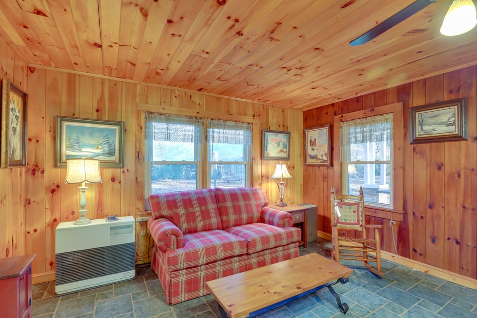 Dog-Friendly Burnsville Home w/ Patio & Trails! House in Tennessee