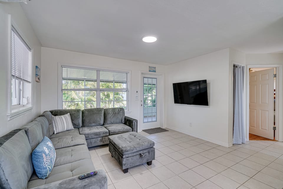 1 Mi to Boat Ramp: Bokeelia Home w/ Screened Patio House in Bokeelia