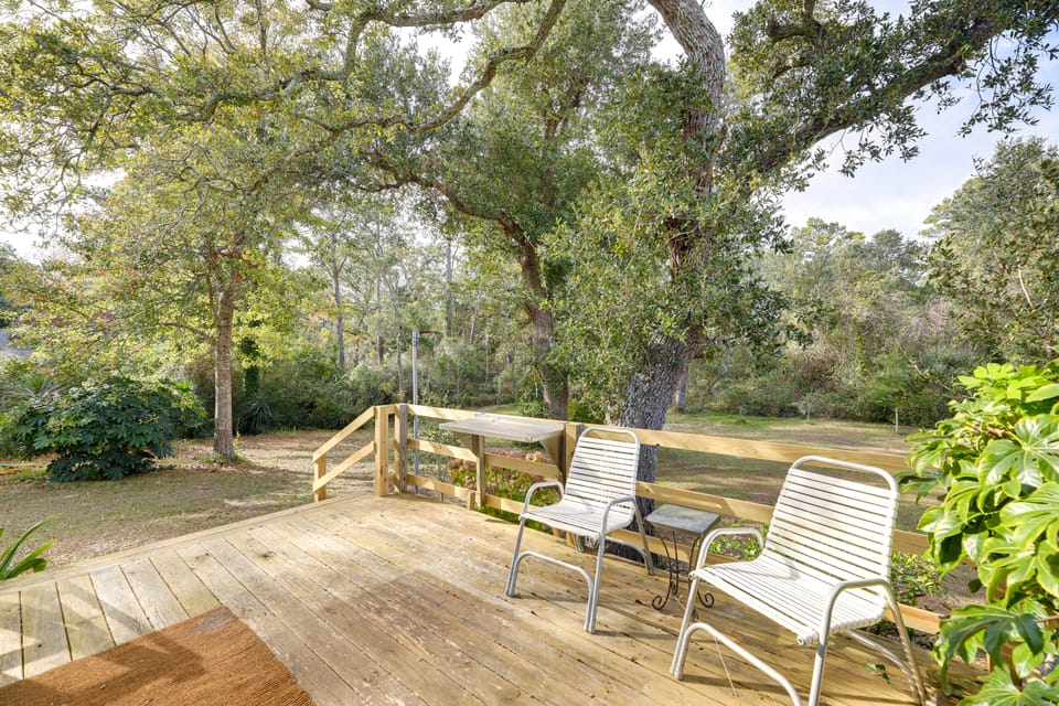 Peaceful Atlantic Cottage w/ Deck & Yard! Cottage in North Carolina