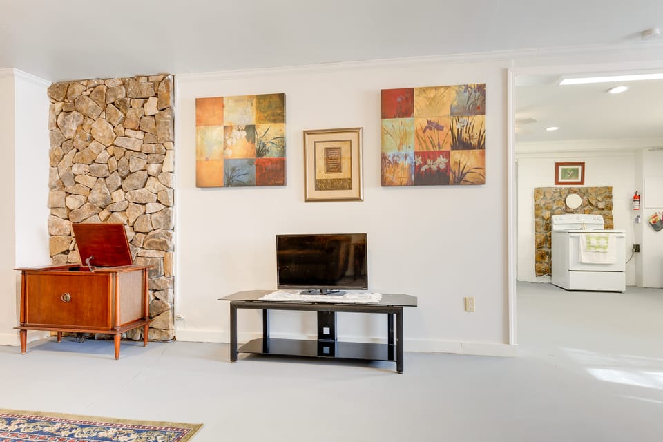 Comfortable Alabama Apartment: Pets Welcome! Apartment in Alabama