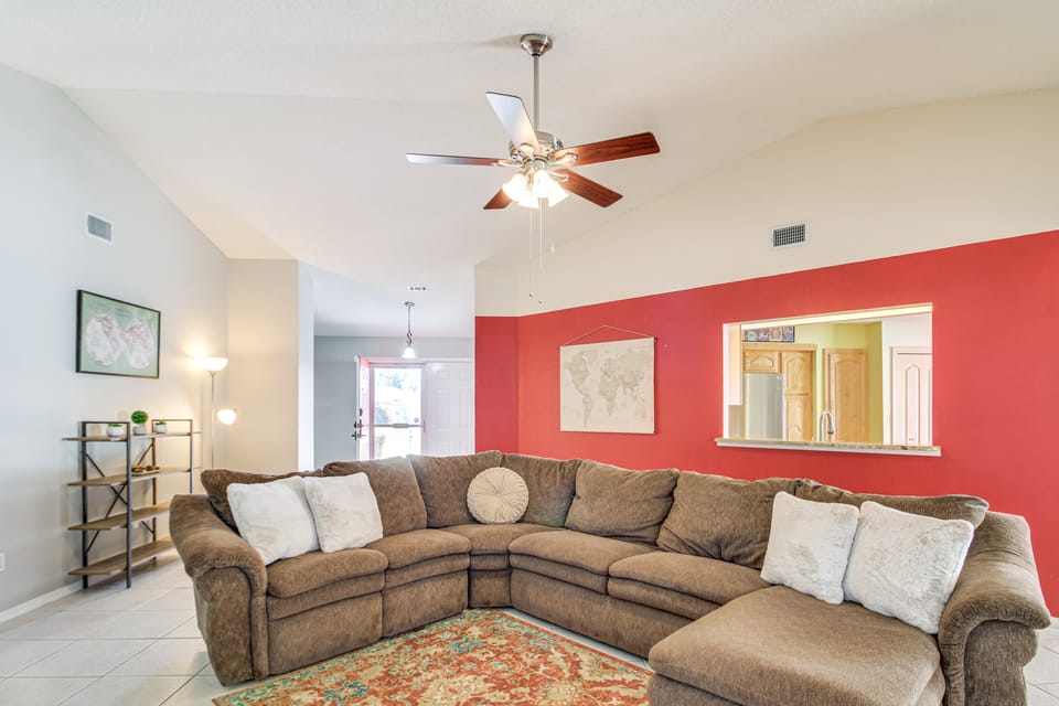 4 Mi to Beach: Home w/ Fenced Yard in Pensacola! House in Alabama