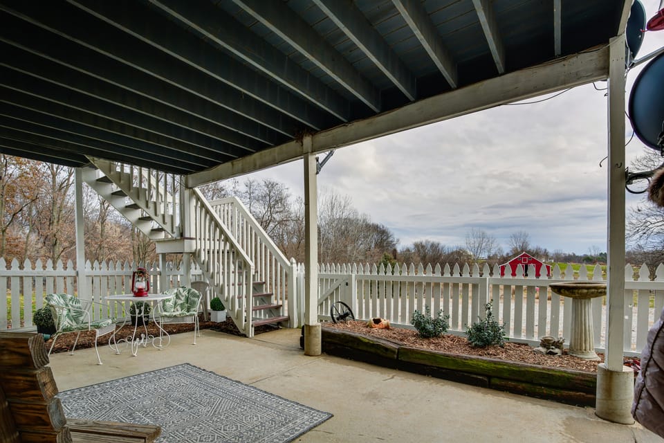 5 Mi to Fort Osage: Countryside Studio Apartment in Missouri