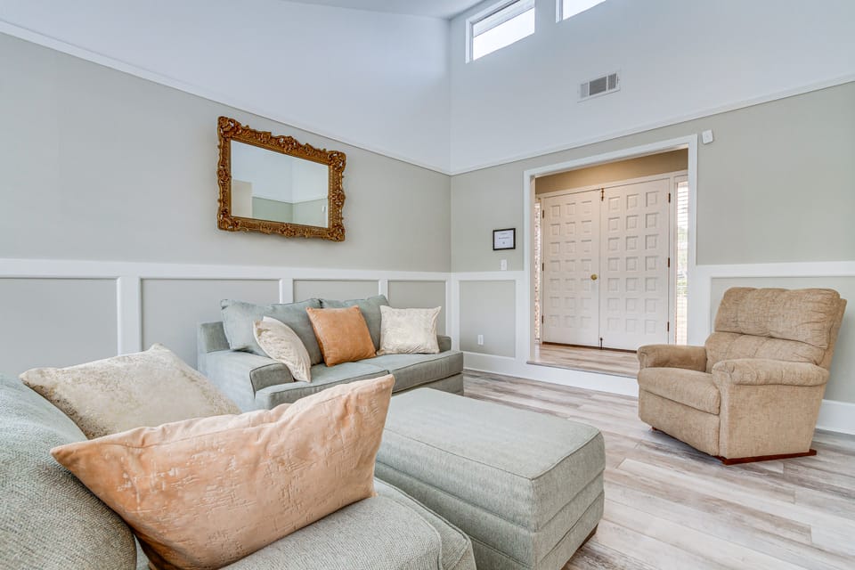 Pensacola Home w/ Screened Porch: 10 Mi to Beach! House in Pensacola