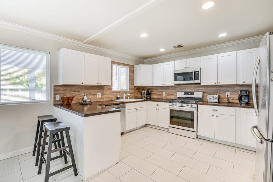 5 Mi to Dtwn: Pet-Friendly Phoenix Gem w/ Patio House in Phoenix