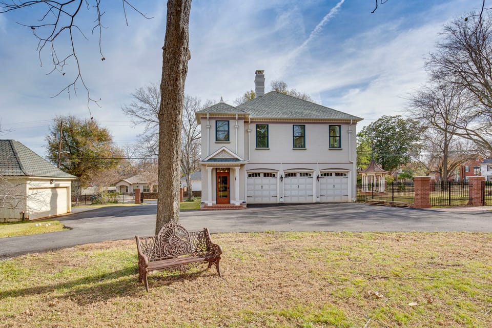 Historic Charnwood Guest House- 1 Mile to Downtown Apartment in Tyler