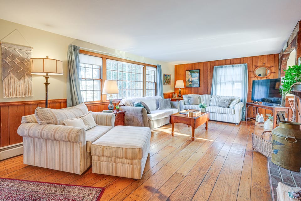 Private Dock: Fisherman's Paradise on Bass River Cottage in West Dennis
