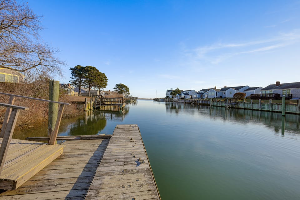 Private Dock: Fisherman's Paradise on Bass River Cottage in West Dennis