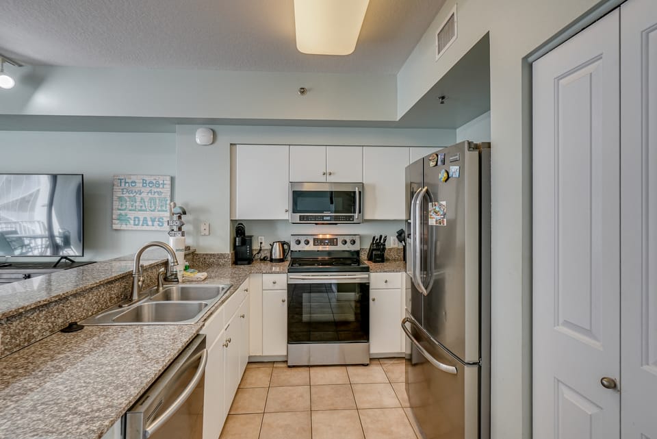 Gulf-Front Condo | Private Balcony + Ocean Views Apartment in Panama City Beach