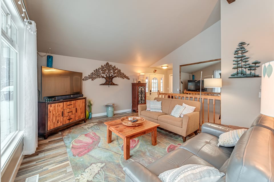 Spacious Kenai Vacation Rental w/ Lake Access! House in Nikiski