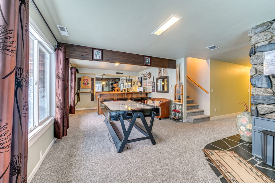 Spacious Kenai Vacation Rental w/ Lake Access! House in Nikiski