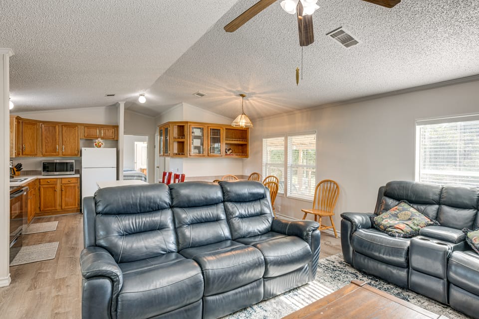 4 Mi to State Park: Peaceful Rockport Home w/ Yard House in Texas