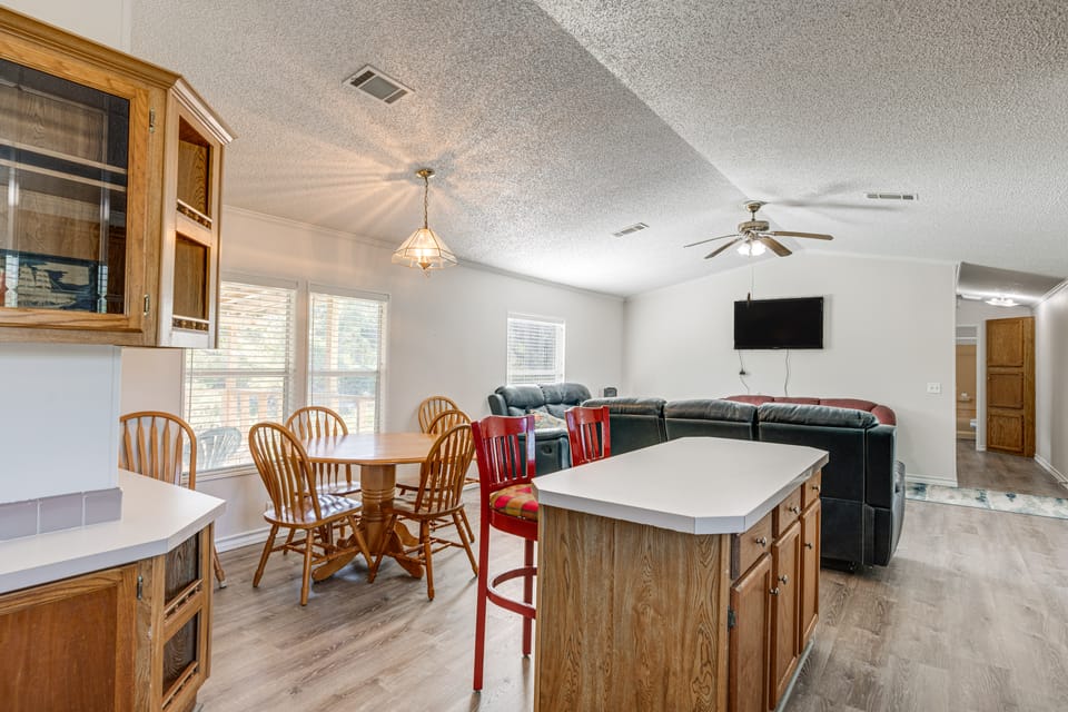 4 Mi to State Park: Peaceful Rockport Home w/ Yard House in Texas