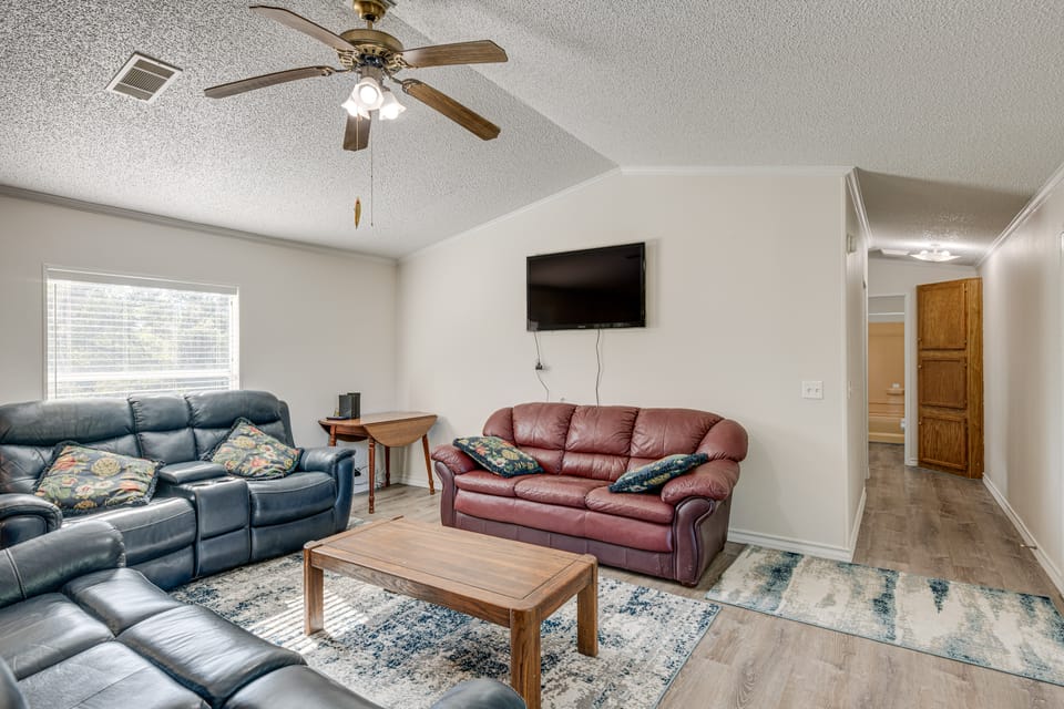 4 Mi to State Park: Peaceful Rockport Home w/ Yard House in Texas