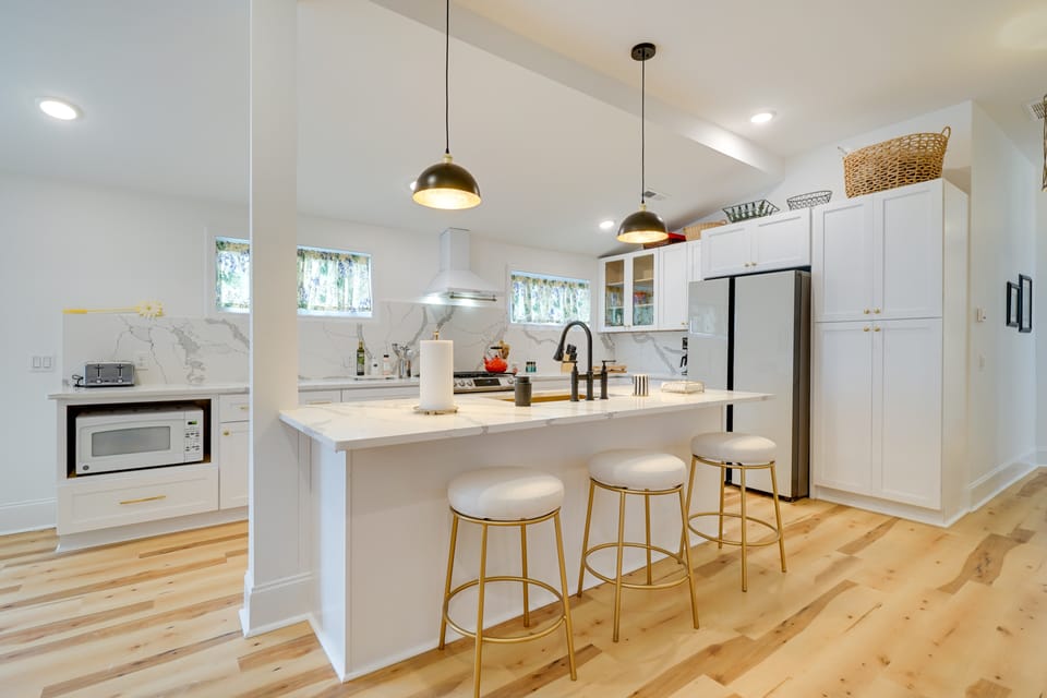 ~ 1 Mi to Dtwn: Wilmington Home w/ Patio! House in Wilmington