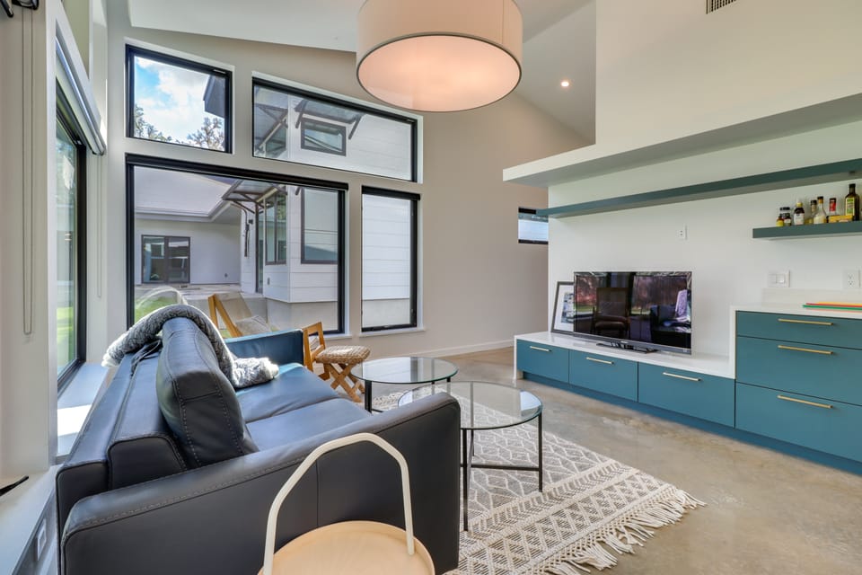 Dog-Friendly Austin Guest House: 3 Mi to Downtown Apartment in Zilker