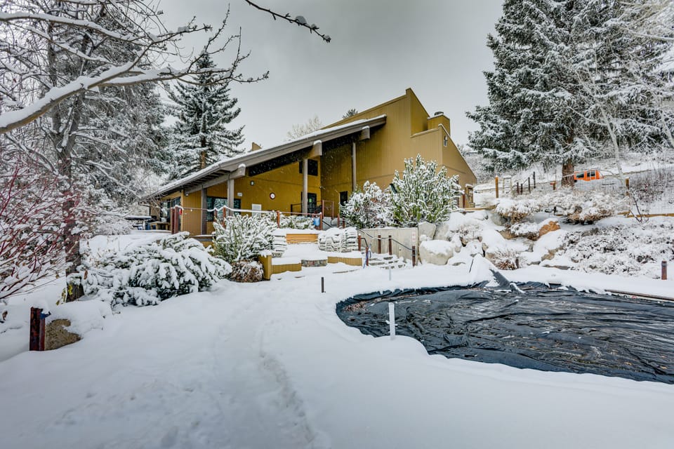 Snowmass Condo w/ Amenities < 1 Mi to Slopes! Apartment in Snowmass Village