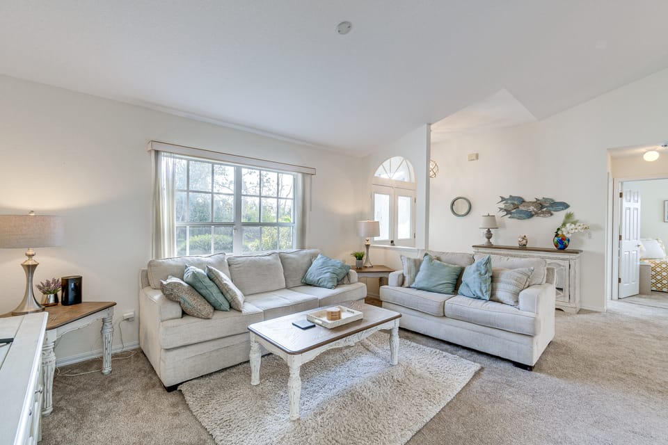 Dive In! Port Charlotte Home w/ Heated Pool House in Gulf Cove