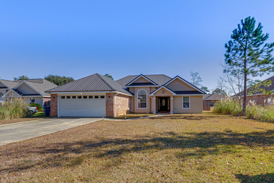 Hot Tub & Patio! Family Getaway in Ocean Springs House in Ocean Springs