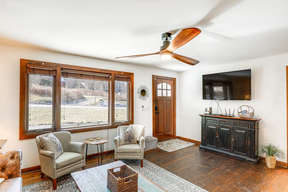 Mountain Retreat w/ Deck: Near Blue Ridge Parkway House in Watauga
