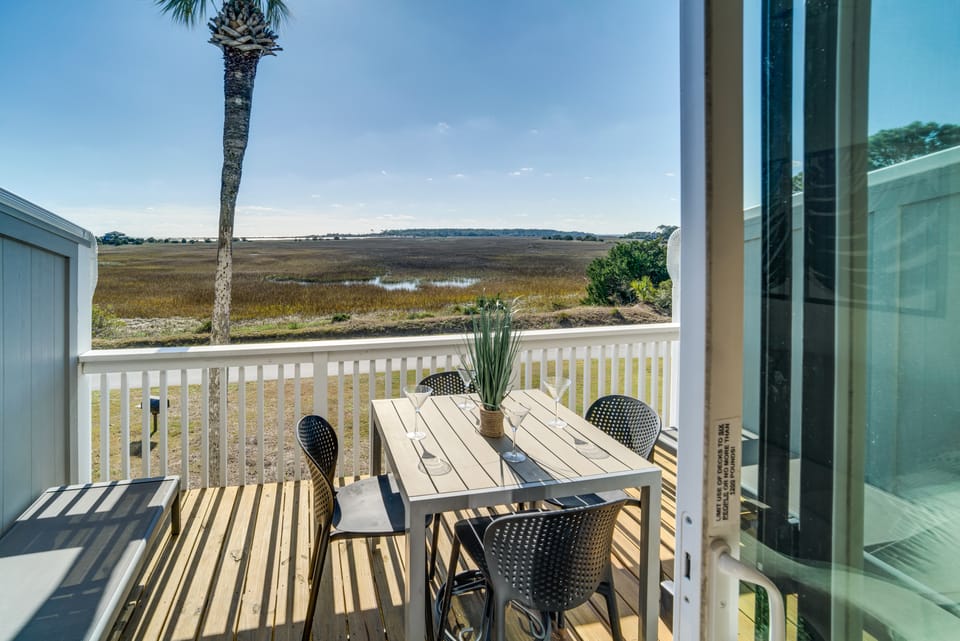 St Helena Island Vacation Rental: Walk to Beach! Apartment in South Carolina