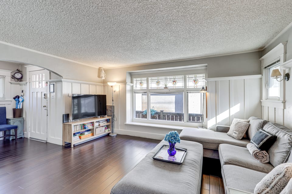 Walkable Queen Anne Cottage < 1/2 Mi to Kerry Park House in Queen Anne