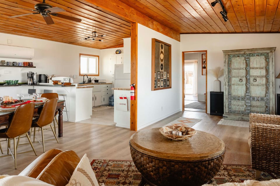 Twentynine Palms Desert Oasis w/ Pool & Hot Tub! House in Southern California